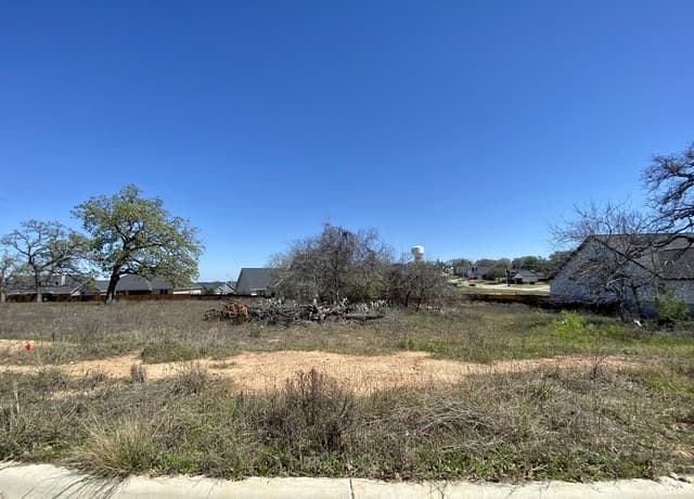 117  Red Oak Trail, La Vernia, TX 78121