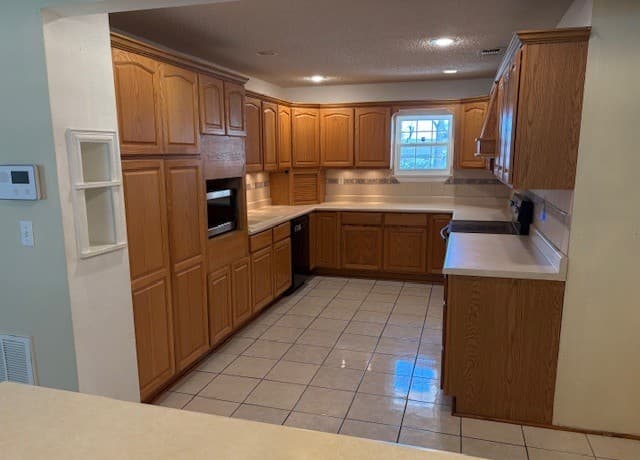 6103  Forest Timber, San Antonio, TX 78240 — photo 9