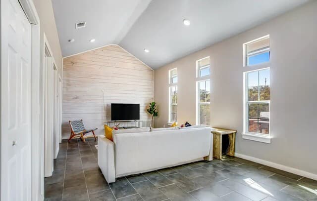 316  Cloud Top, Canyon Lake, TX 78133 — photo 2