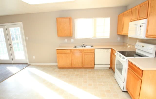 9715  Amber Ledge, San Antonio, TX 78245 — photo 11