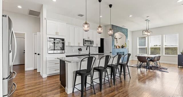 3225 Hawthorne, Spring Branch, TX 78070 — photo 4