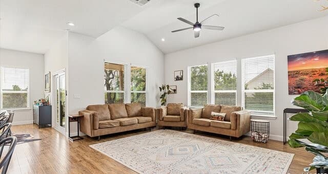 3225 Hawthorne, Spring Branch, TX 78070 — photo 6