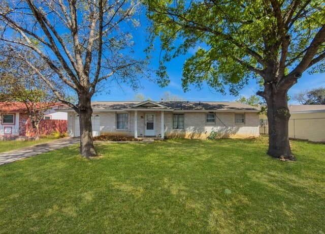 5839  Sandy Valley St, San Antonio, TX 78242 — photo 2