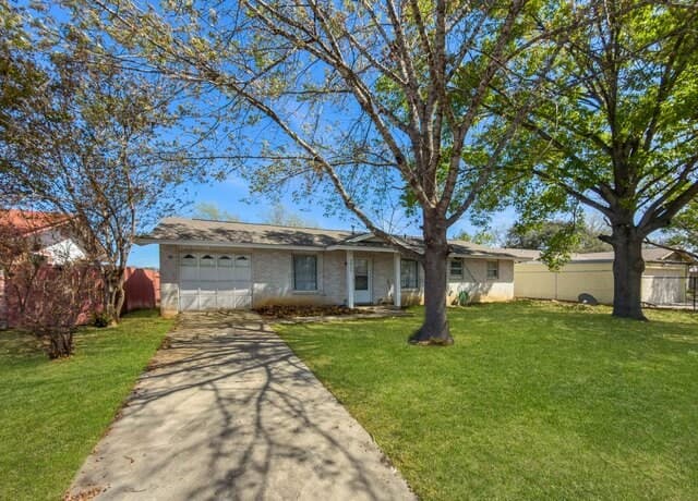 5839  Sandy Valley St, San Antonio, TX 78242 — photo 3