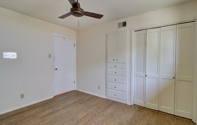 121  Young, Universal City, TX 78148 — photo 15