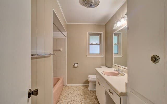 121  Young, Universal City, TX 78148 — photo 16