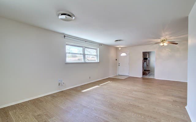121  Young, Universal City, TX 78148 — photo 6