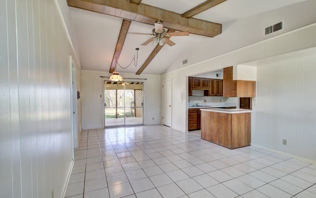 121  Young, Universal City, TX 78148 — photo 7