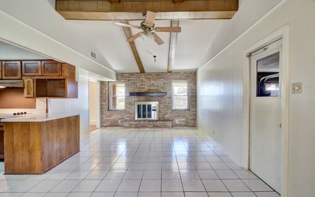 121  Young, Universal City, TX 78148 — photo 8