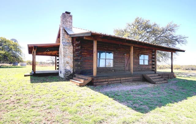 2803  Zenner Ahrens, Fredericksburg, TX 78624 — photo 2