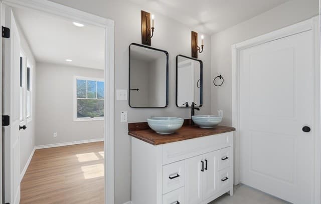 608  Labor, San Antonio, TX 78210 — photo 14