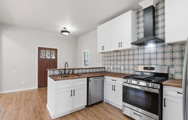 608  Labor, San Antonio, TX 78210 — photo 9
