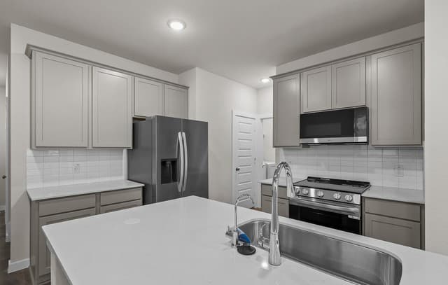 9027  Summerwood Bend, San Antonio, TX 78254 — photo 6