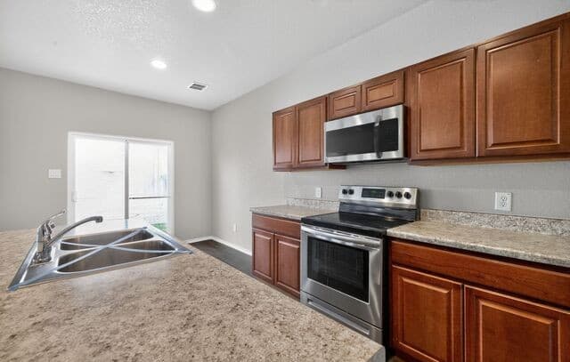 13003 Lineberry Ln, St Hedwig, TX 78152 — photo 14