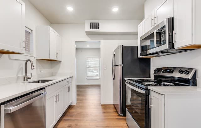 920  McIlvaine, San Antonio, TX 78201 — photo 15