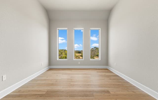 137  Gallant Fox, Castroville, TX 78009 — photo 4