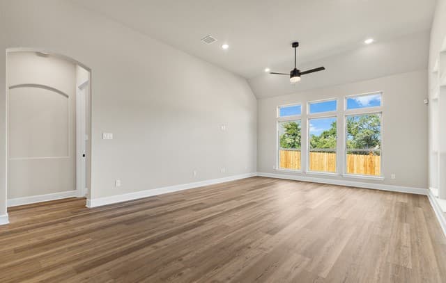 137  Gallant Fox, Castroville, TX 78009 — photo 5