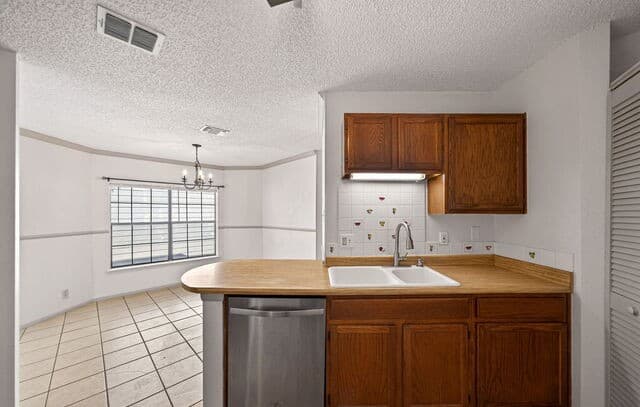 3916  Chimney Springs, San Antonio, TX 78247 — photo 17