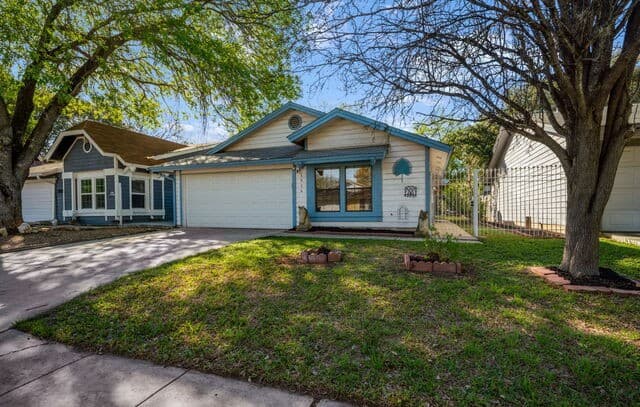 3916  Chimney Springs, San Antonio, TX 78247 — photo 4