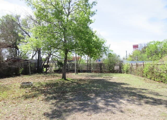 1210  McCauley, San Antonio, TX 78224 — photo 24