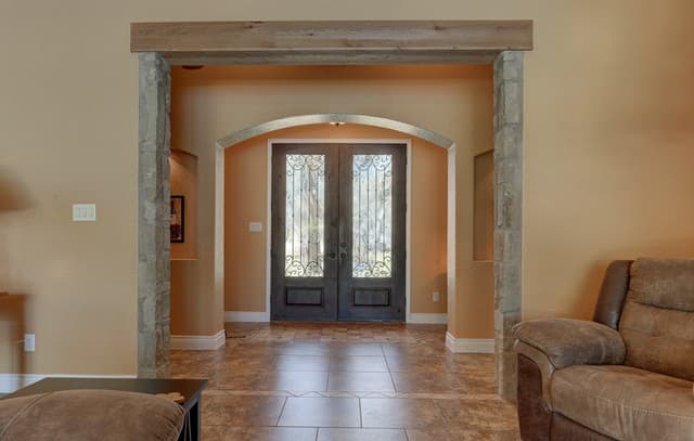 204  Fawn Ln, Floresville, TX 78114 — photo 4