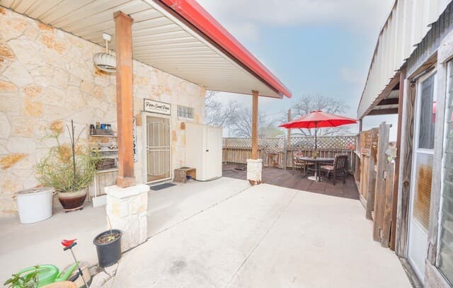 15980  County Road 582, LaCoste, TX 78039 — photo 14