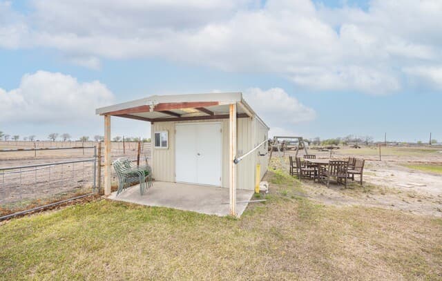 15980  County Road 582, LaCoste, TX 78039 — photo 16