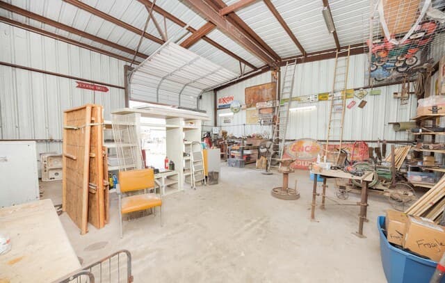 15980  County Road 582, LaCoste, TX 78039 — photo 19