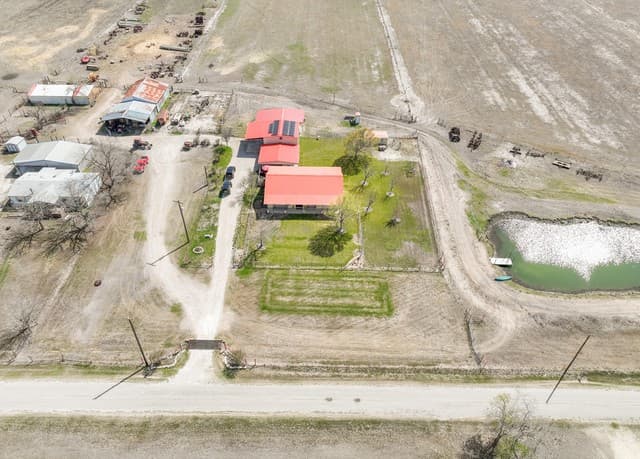 15980  County Road 582, LaCoste, TX 78039 — photo 25