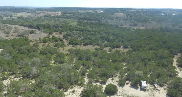 100  Manana, Blanco, TX 78606 — photo 2