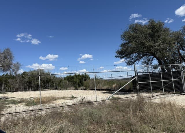 100  Manana, Blanco, TX 78606 — photo 7