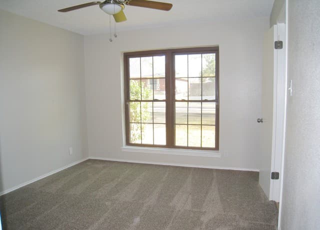 3433  Foxbriar, Schertz, TX 78154 — photo 16