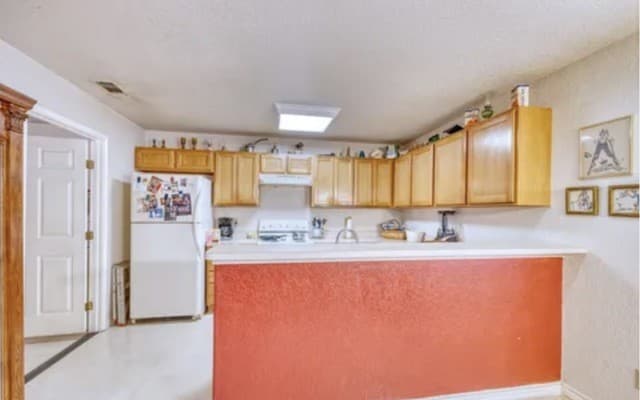 622 S Oak, Pearsall, TX 78061 — photo 7