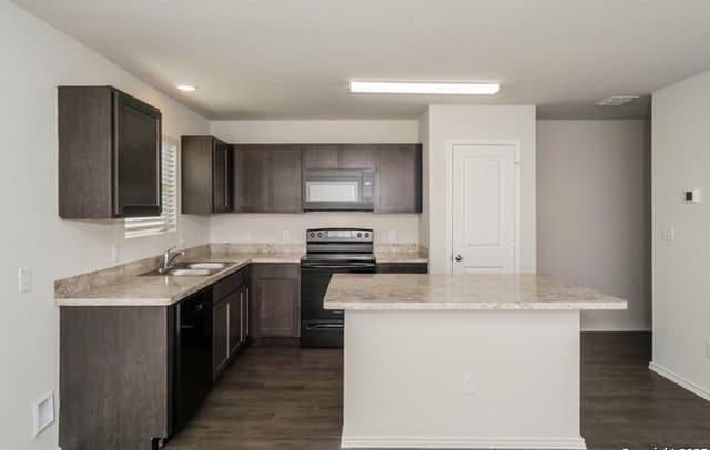 3811  Somers Crest, San Antonio, TX 78211 — photo 8