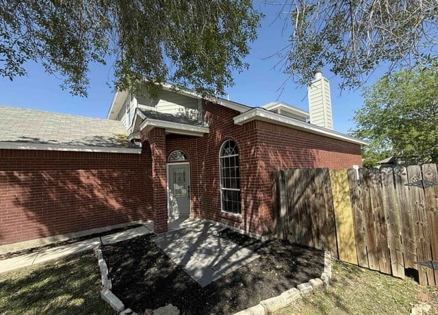 12122  Clubhouse, San Antonio, TX 78221 — photo 2