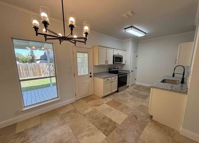 12122  Clubhouse, San Antonio, TX 78221 — photo 9