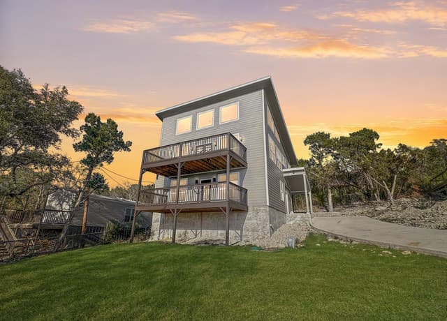 2292 Waterfront Park