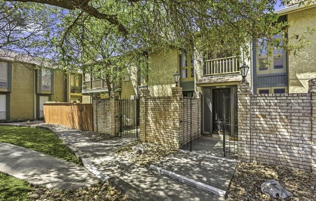 3678  Hidden Unit 103, San Antonio, TX 78217 — photo 2