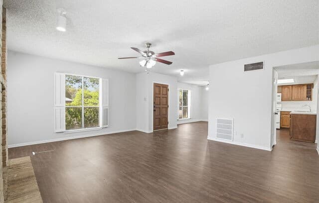 2703  Red Tree, San Antonio, TX 78248 — photo 5