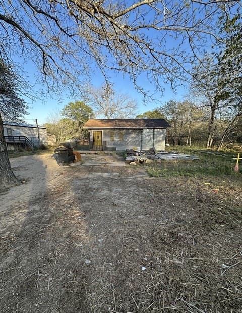 22914  Deer Run