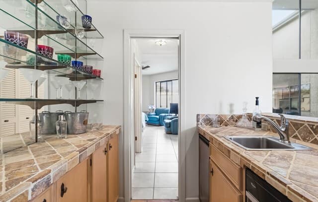 7609 N Songbird, San Antonio, TX 78229 — photo 19
