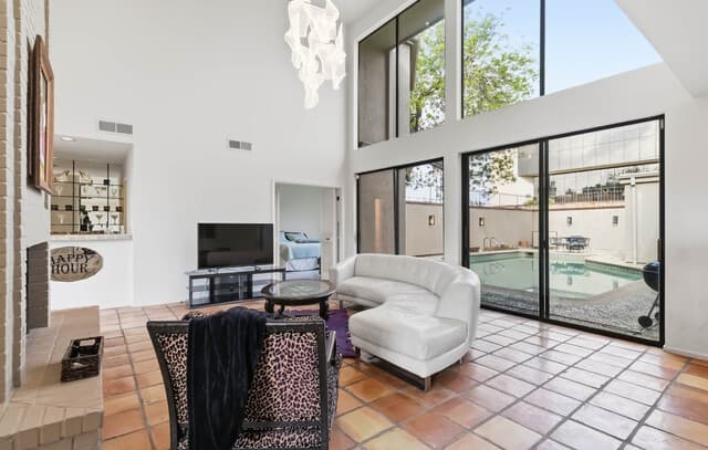 7609 N Songbird, San Antonio, TX 78229 — photo 2