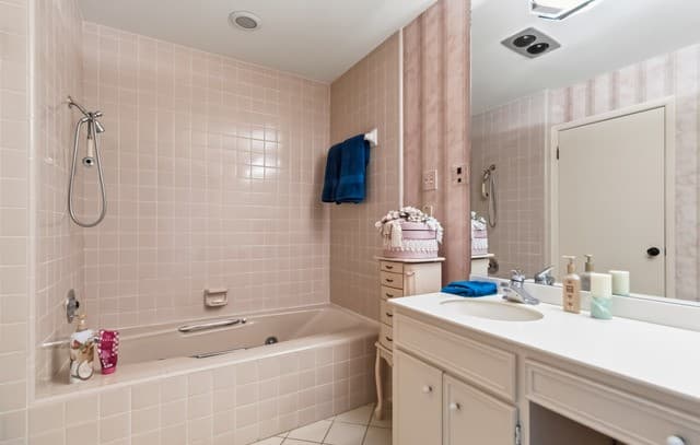 7609 N Songbird, San Antonio, TX 78229 — photo 25