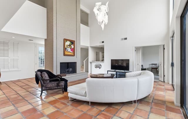7609 N Songbird, San Antonio, TX 78229 — photo 3