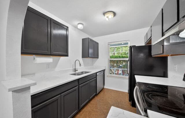 7423  Hardesty, San Antonio, TX 78250 — photo 11