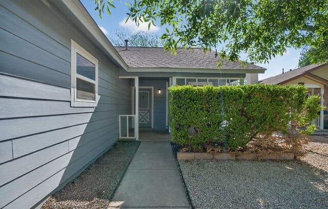 7423  Hardesty, San Antonio, TX 78250 — photo 3