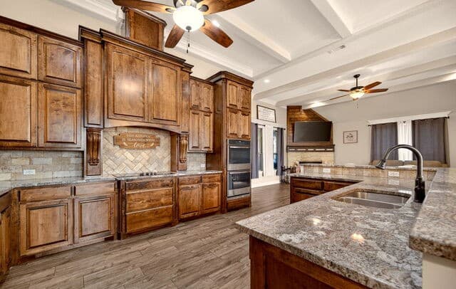133  Mulhouse, Castroville, TX 78009 — photo 14