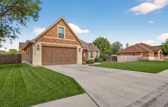 133  Mulhouse, Castroville, TX 78009 — photo 2