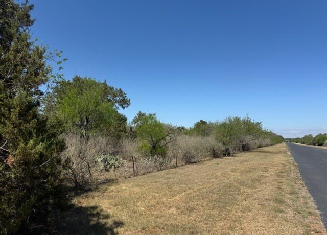 2240  Bunker, New Braunfels, TX 78132 — photo 4