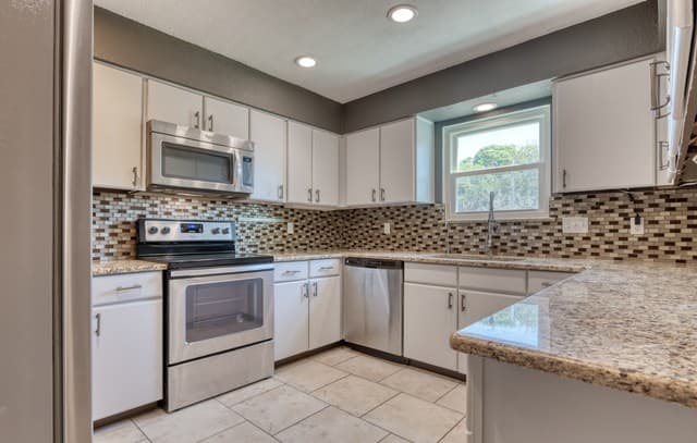 2434  Canyon Rim, San Antonio, TX 78232 — photo 7